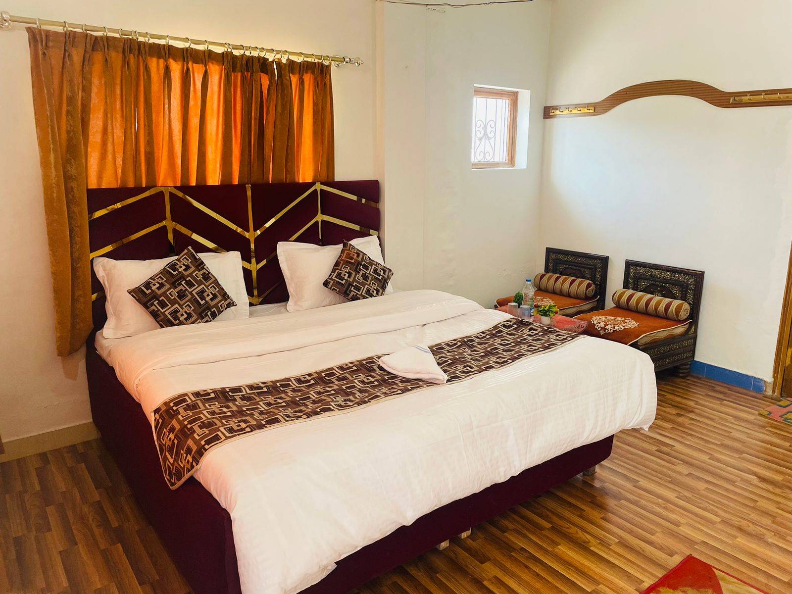 5BHK Pine Villa Kasauli - Tap to explore photos