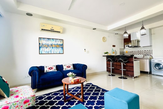BluO 1BHK - Defence Colony Market, Lift, Balcony 