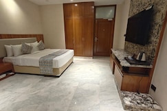 Bluestone Prime by The Cosy Hotels, Delhi