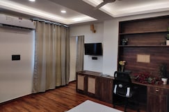 The Crimson Grove, Greater Noida