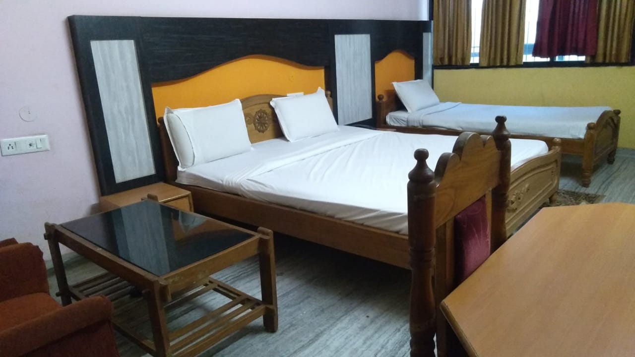 Hotel Sambit Royale - Tap to explore photos