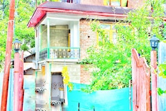 Ahmad Guest House, Gulmarg