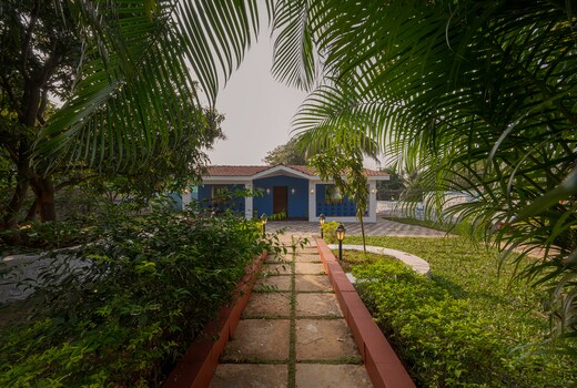 SaffronStays Adora Annex