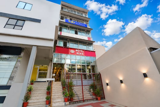 Fabhotel Bobs - 400m from Patna railway Station