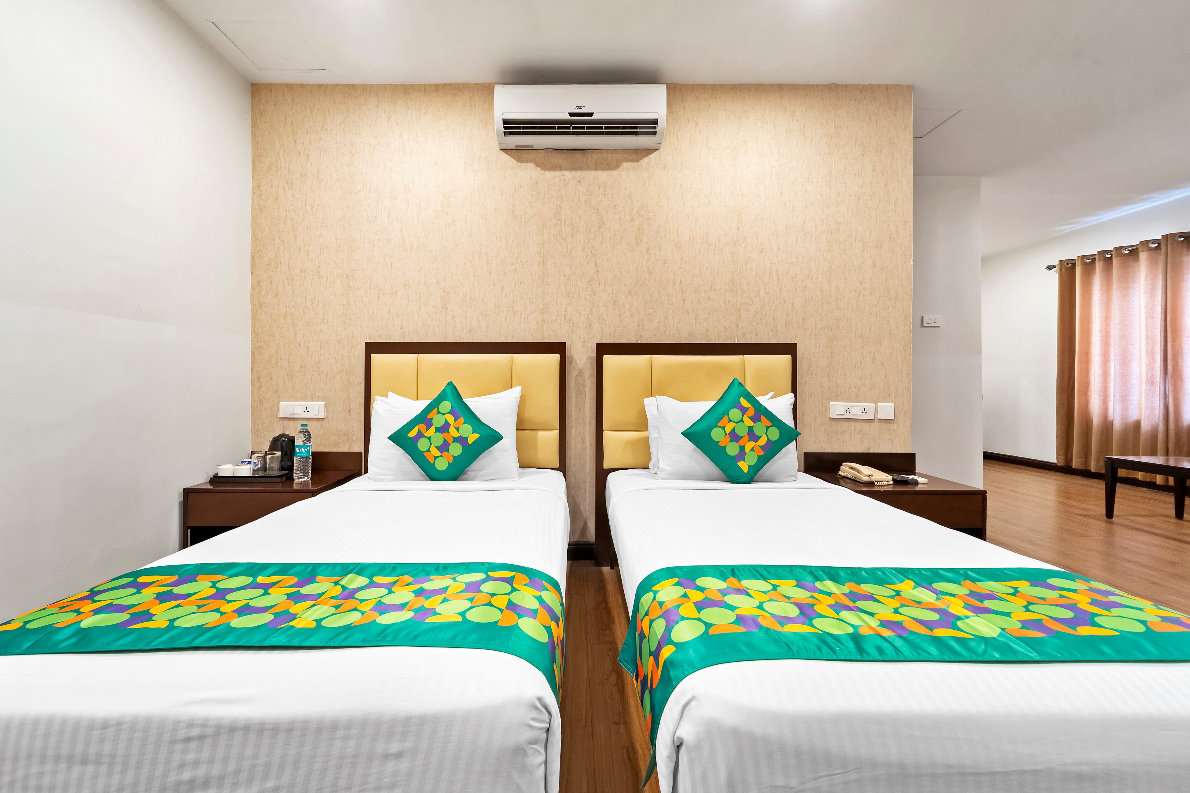 Itsy Hotels Adrak - Tap to explore photos