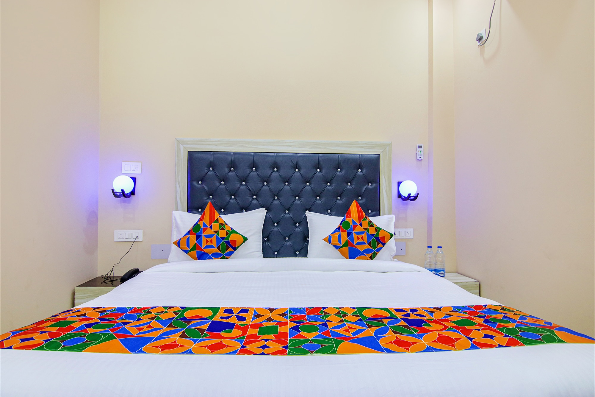 FabHotel Ashok Vihar - Nr. North Campus, Delhi University - Tap to explore photos