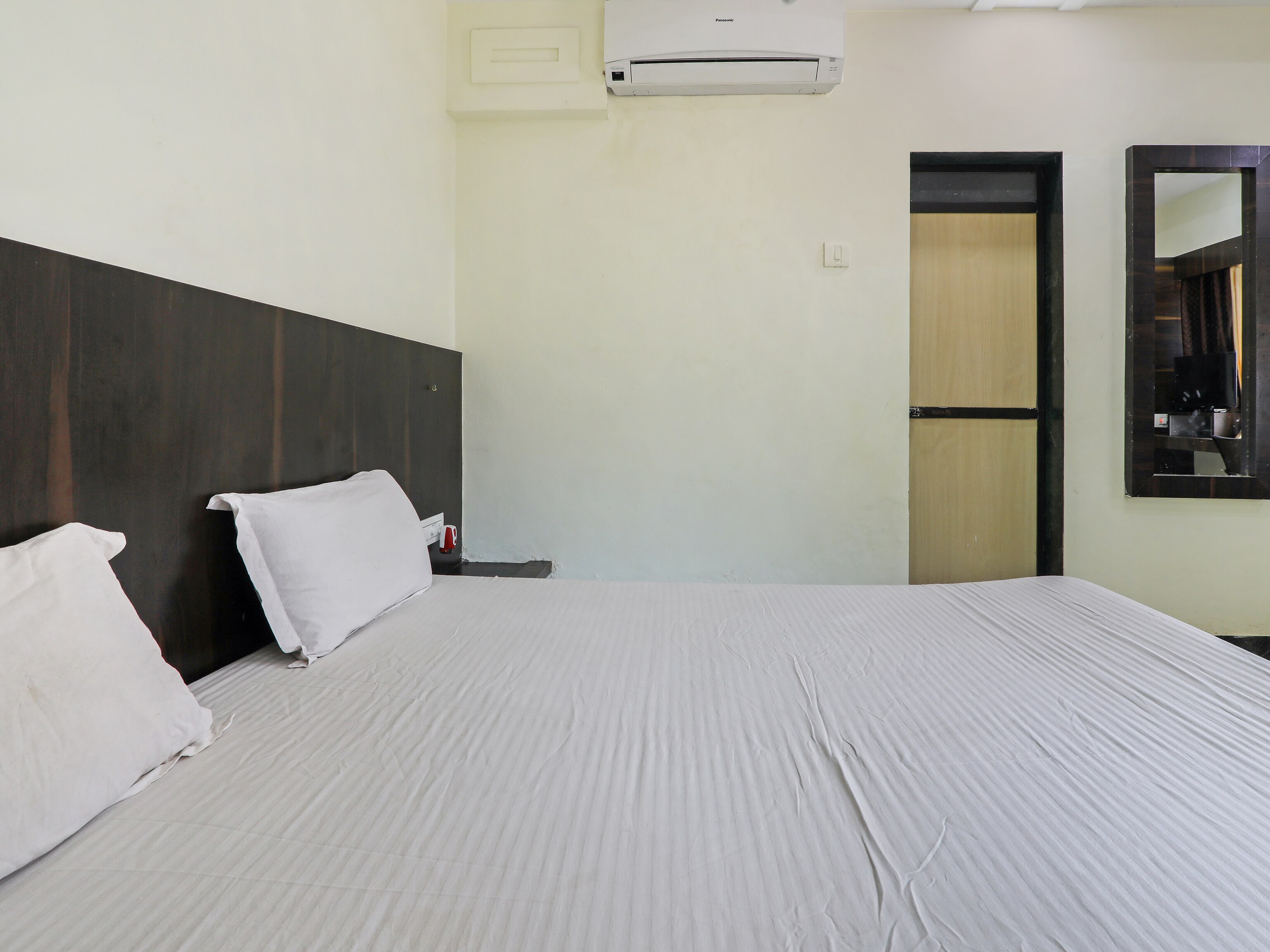 Gajanan Holiday Home - Tap to explore photos
