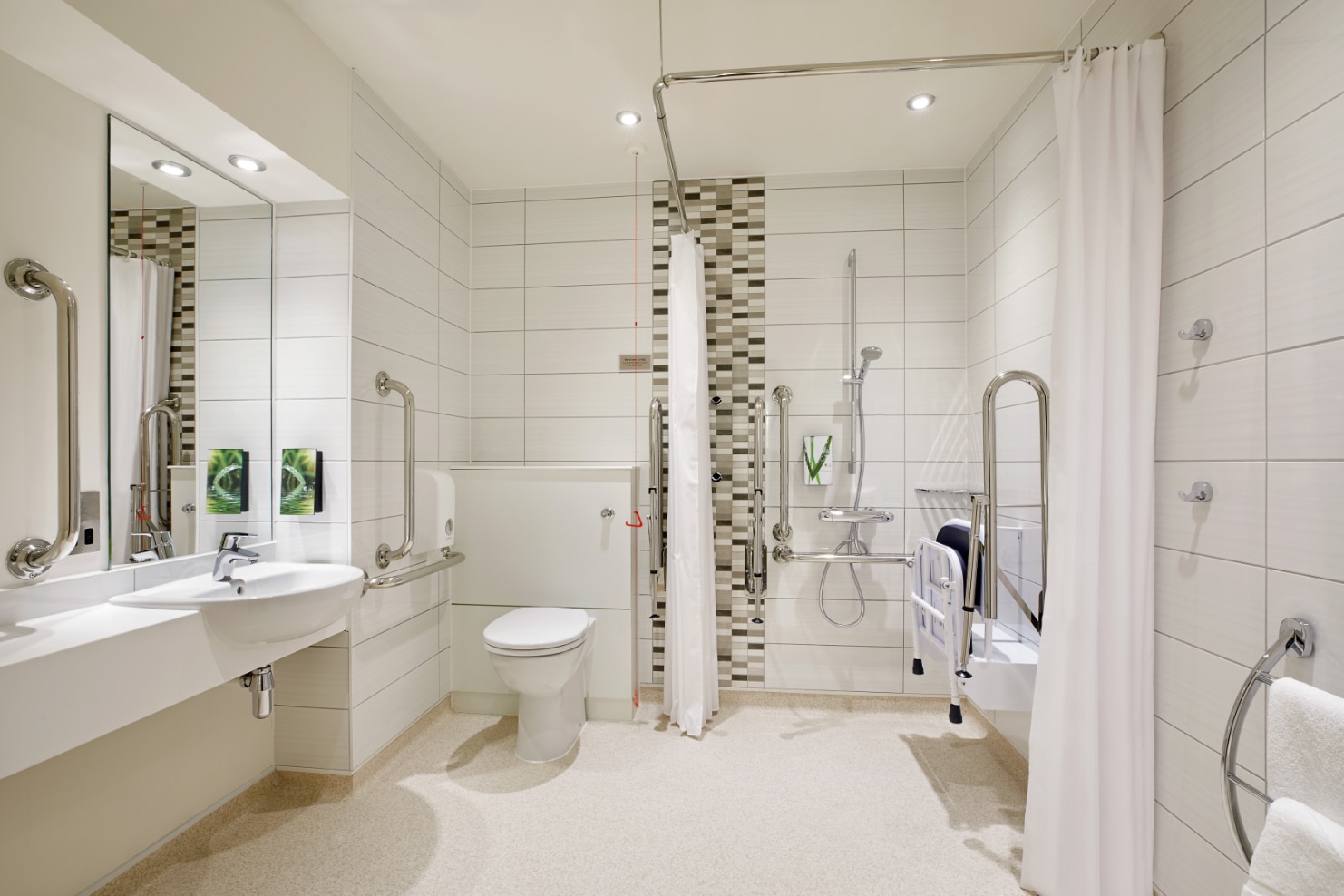 Premier Inn London Paddington (Paddington Basin) - Tap to explore photos