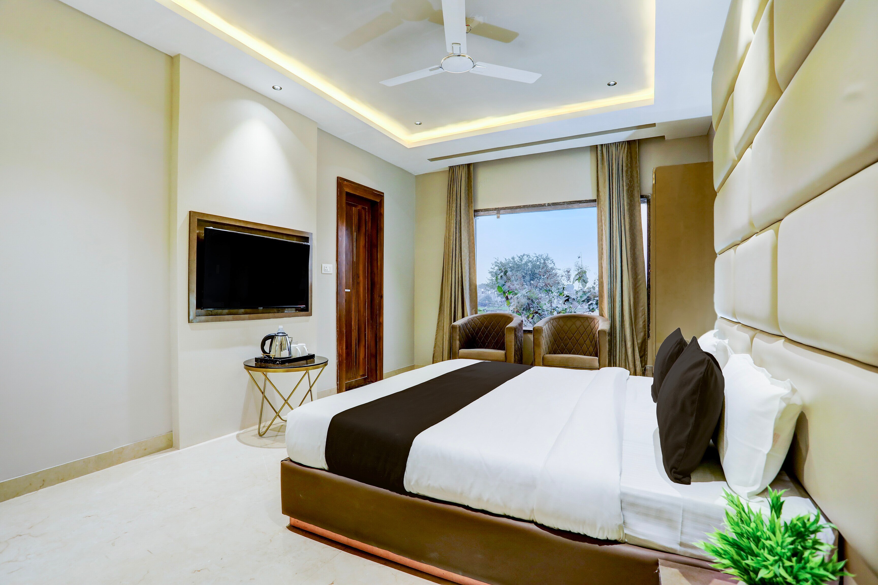 Townhouse Motijheel AB Road - Tap to explore photos