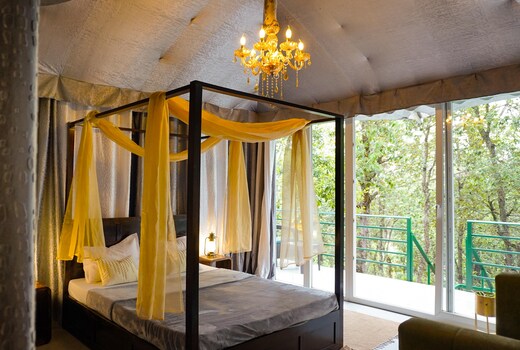 Buransh Luxury Tent Retreat in Majkhali