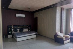 Spot On  Golden Resort, Rohtak