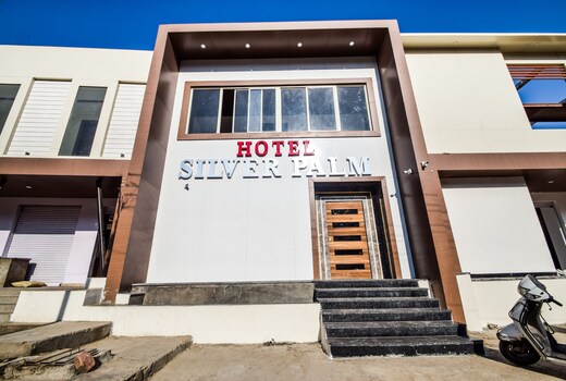 Hotel Silver Palm
