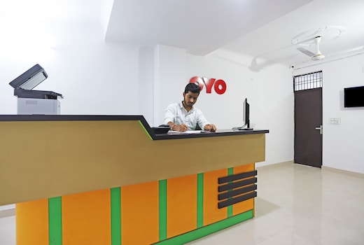 Hotel O Lal Residency
