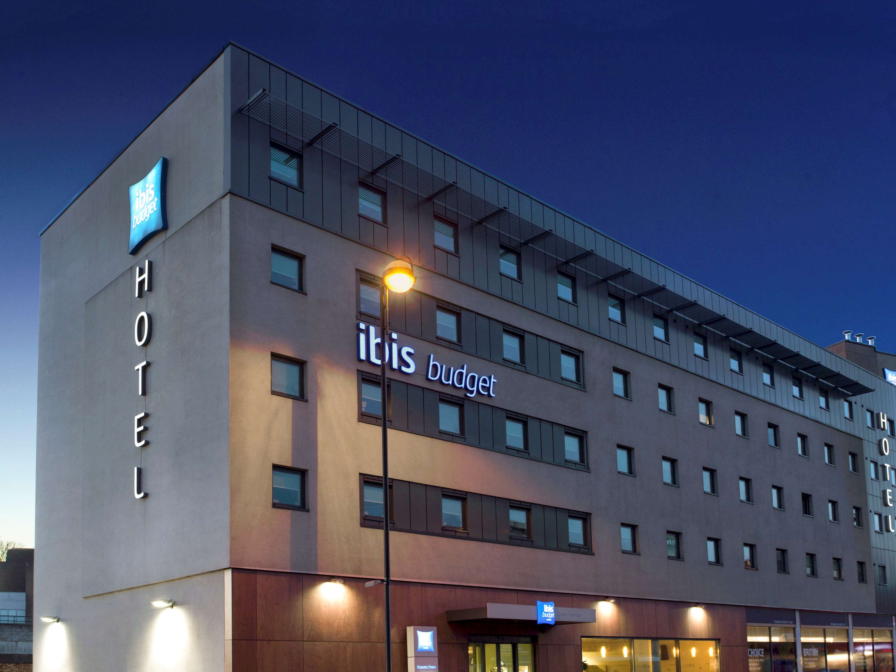 ibis budget London Hounslow - Tap to explore photos