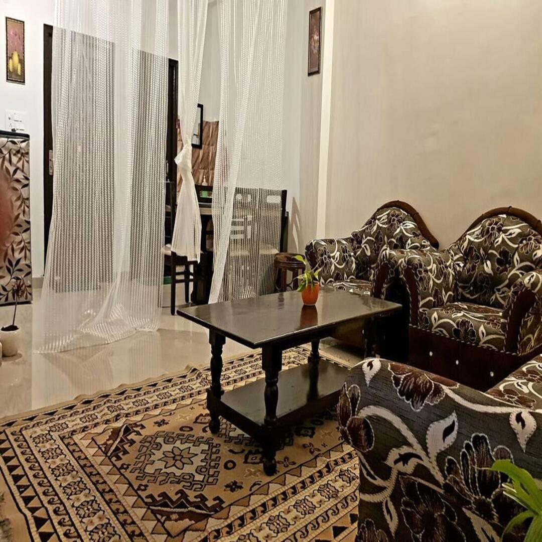 Fully independent Cozy Home Stay - Tap to explore photos
