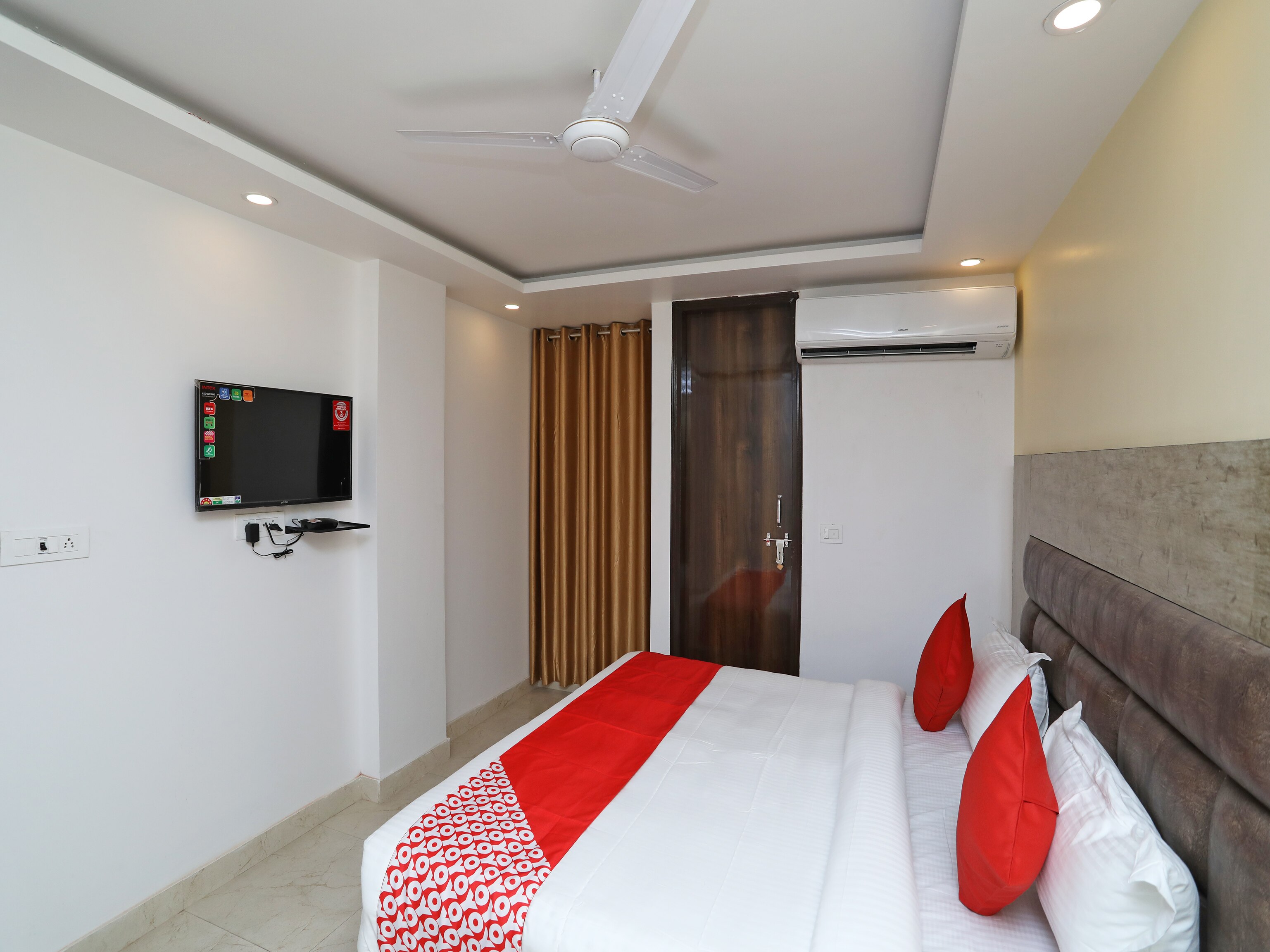 Hotel O Admiral Suites - Tap to explore photos