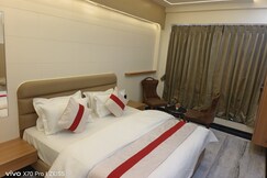 Hotel Indore Palace, Feel At Home (Newly Renovated Hotel), Kopargaon