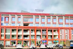 Hotel M H Grand, Kalol