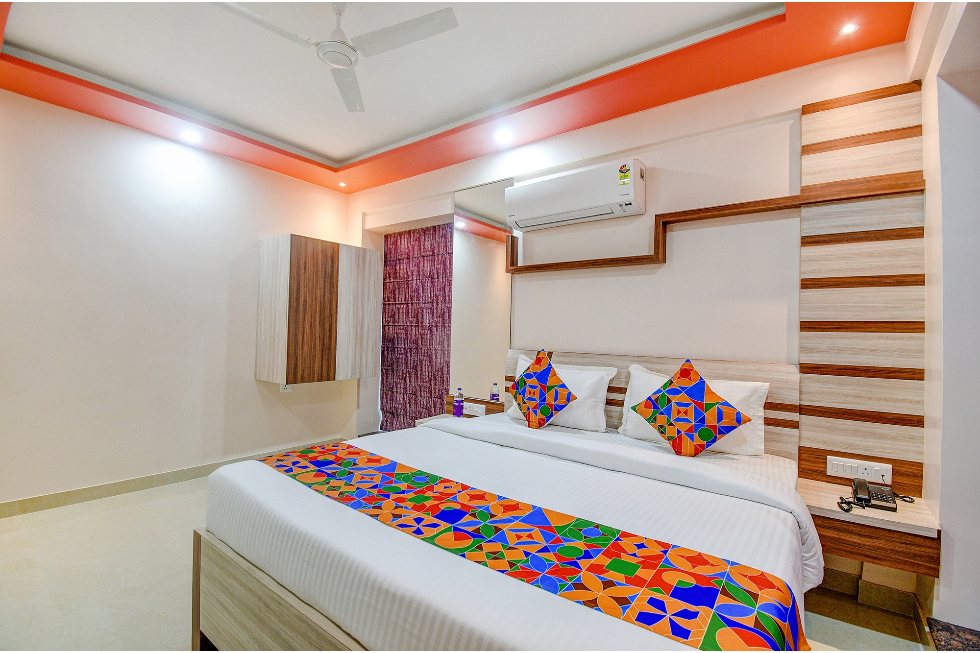 FabHotel The Lily - Nr. Bisarjan Ghat - Tap to explore photos