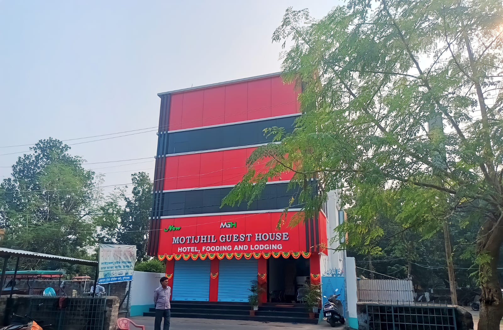 NEW MOTIJHIL GUEST HOUSE - Tap to explore photos