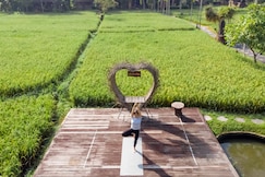 Kajane Yangloni, Bali