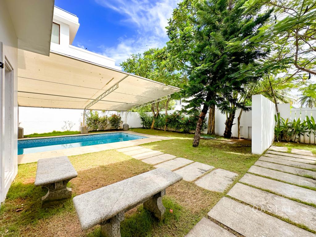Beach Haven Room In a Villa - Tap to explore photos