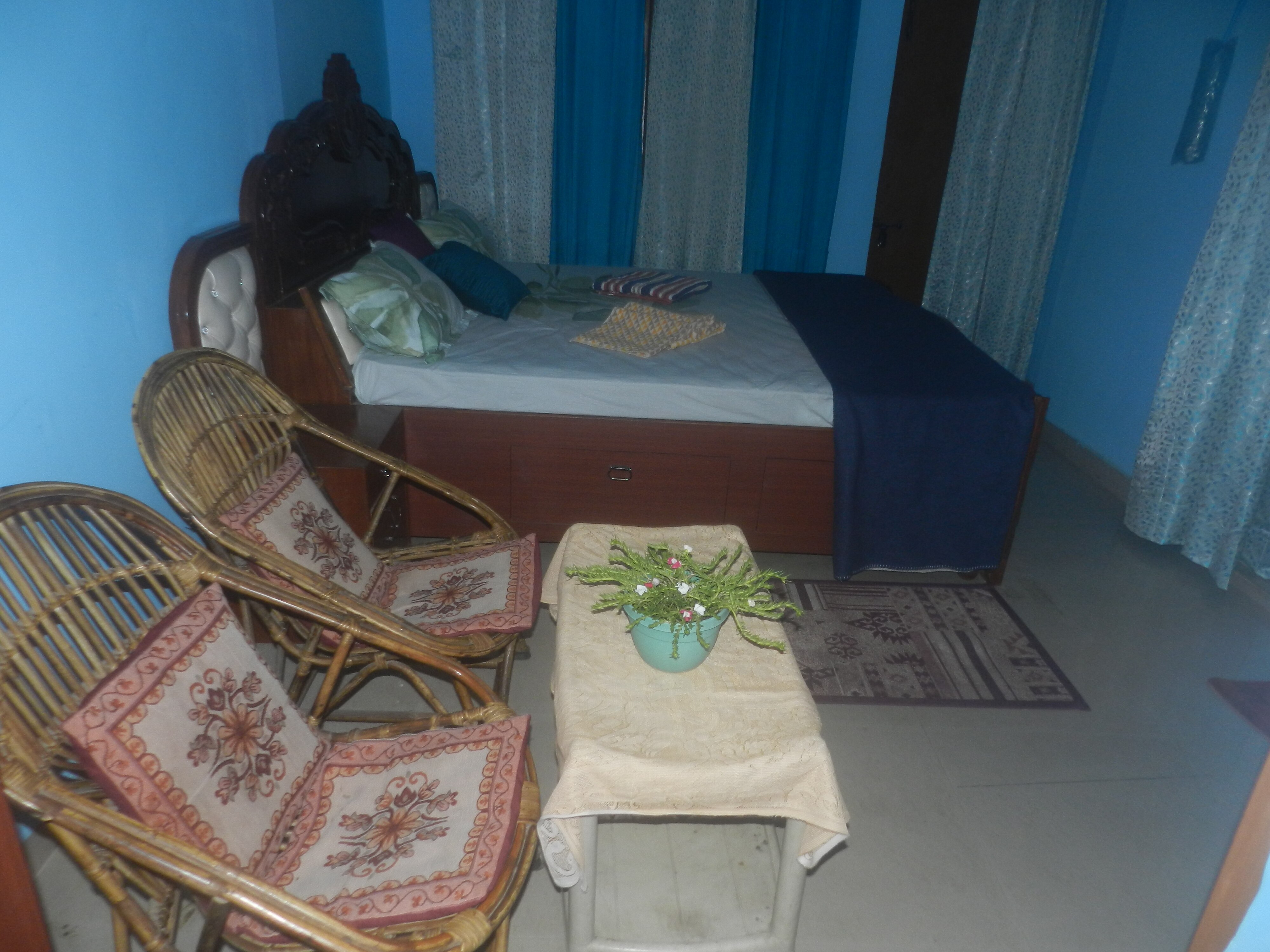 Gaytri Homestay - Tap to explore photos