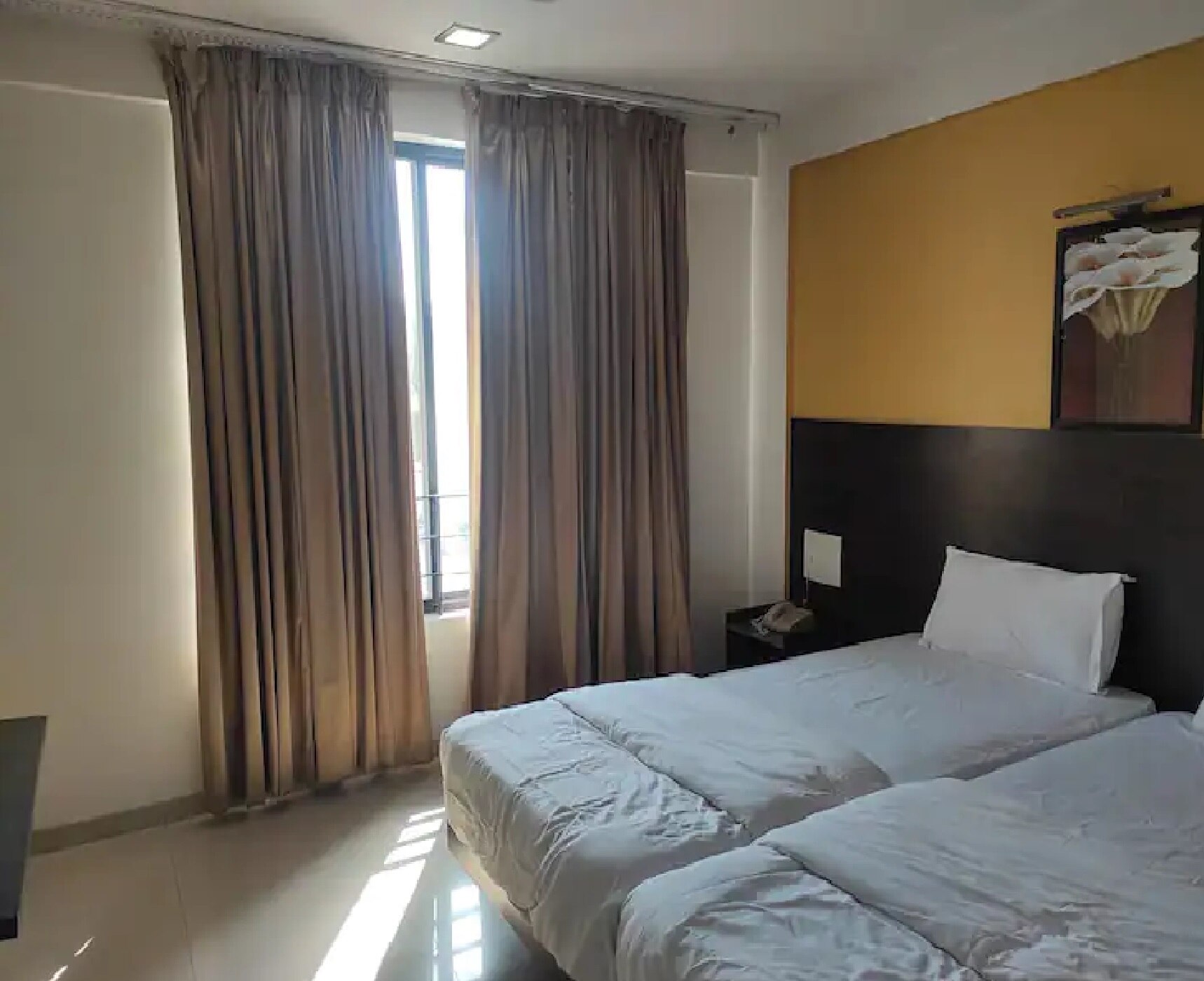 1BHK Service Apartment AC 116 - Tap to explore photos