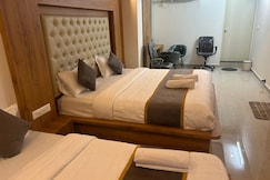 Hotel orchid bloom, Tumkur