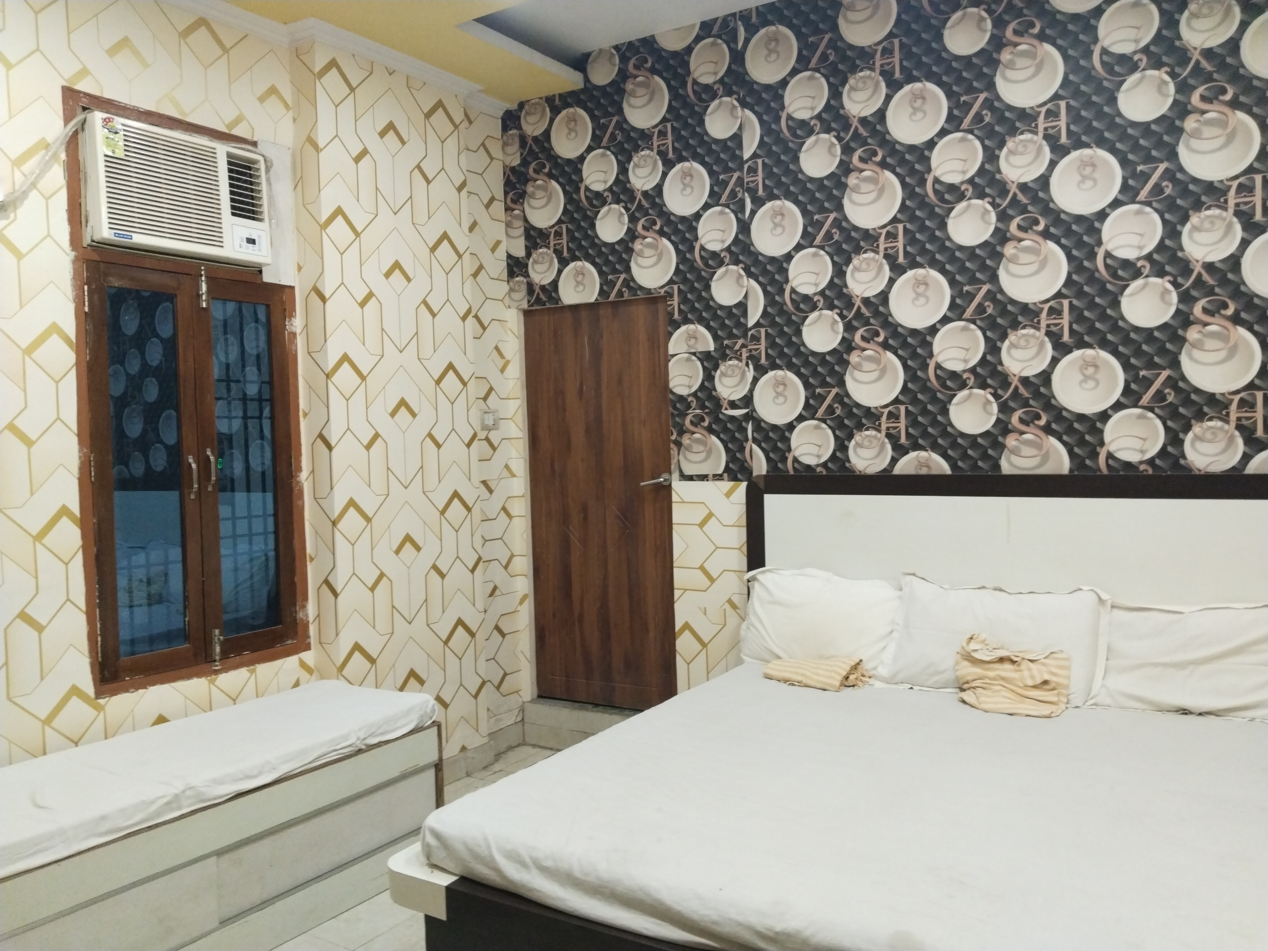 Shri Jagannath guest House - Tap to explore photos