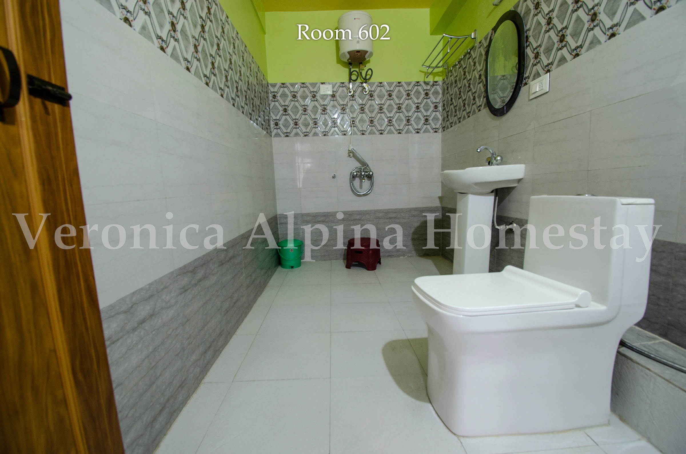 Veronica Alpina Homestay - Tap to explore photos