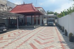 Hotel O Syariah near Plaza Ambarrukmo Yogyakarta formerly Teratai Inn, Bantul