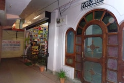 Ever Green Hotel & Restaurants, Arki