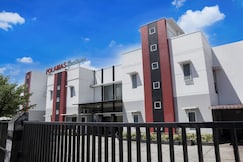 Townhouse Oak Polamas Residence, Padang