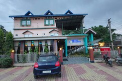 Hotel Northeast, Chariduar