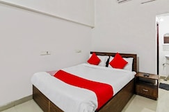 Hotel Aveka, Tandur