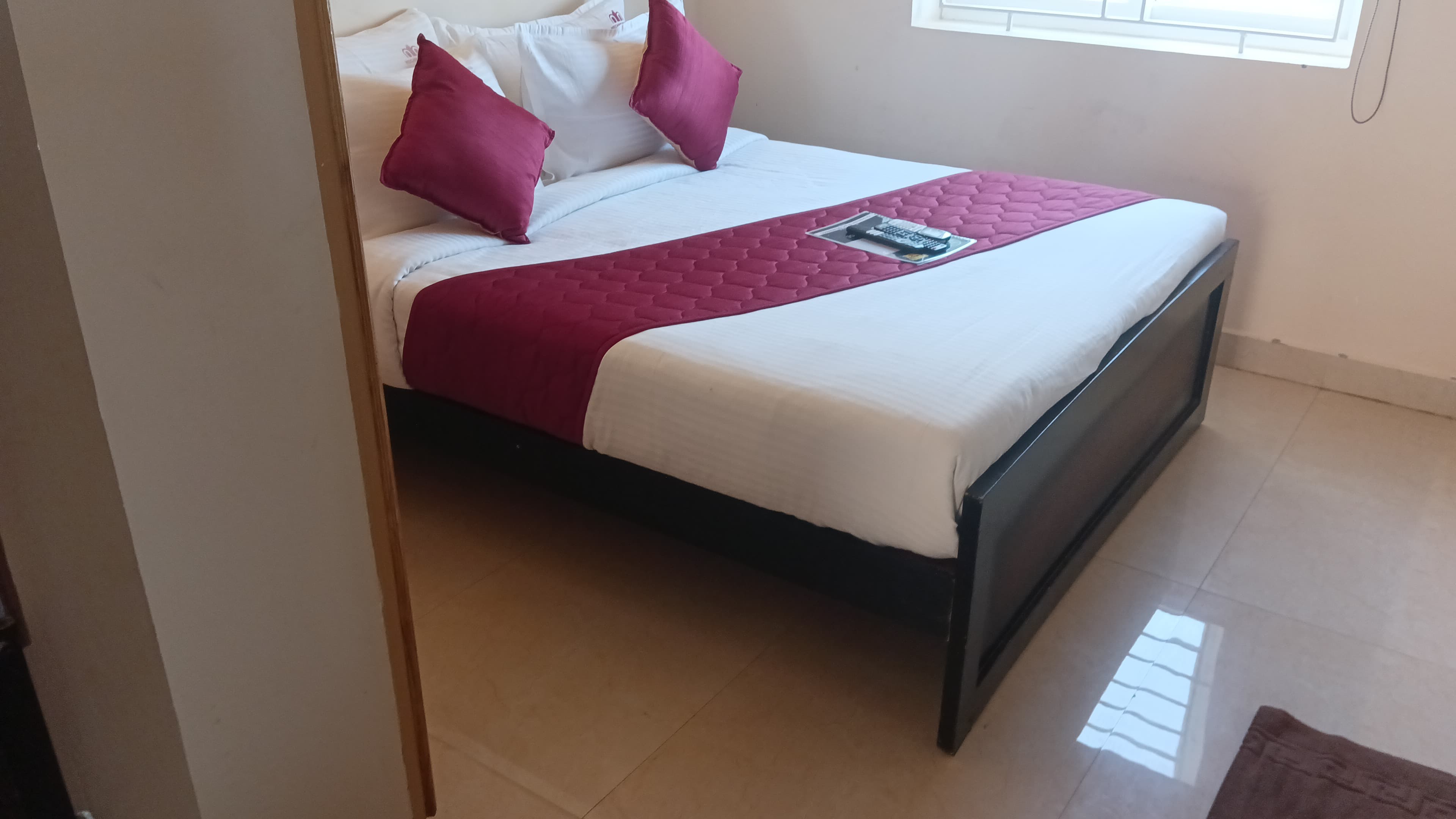 Neighbour Inn - Near Chennai Trade Centre & Miot Hospital - Tap to explore photos