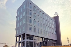 HOTEL THE GRAND EMERALD, Korba