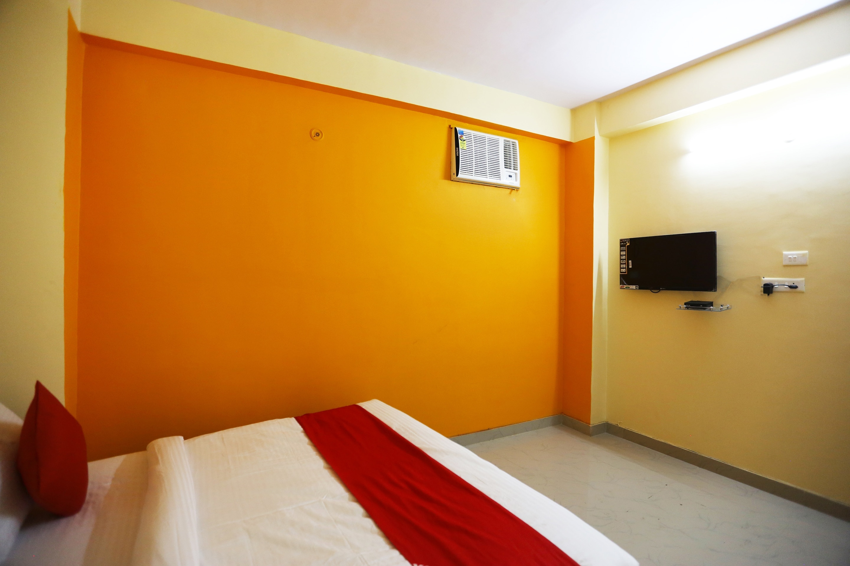 Hotel O A Diamond Residency Guest house - Tap to explore photos