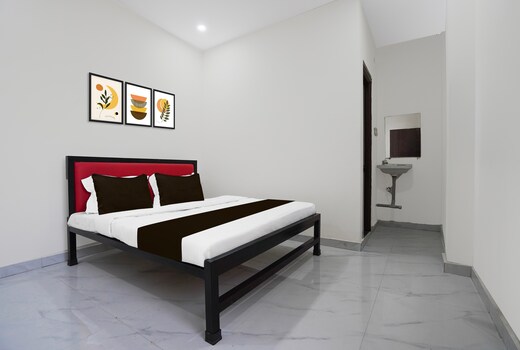 Hotel O Mid-Night Inn
