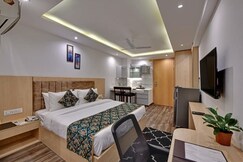 Luxe stay apartment with pool and kitchen, Jaipur