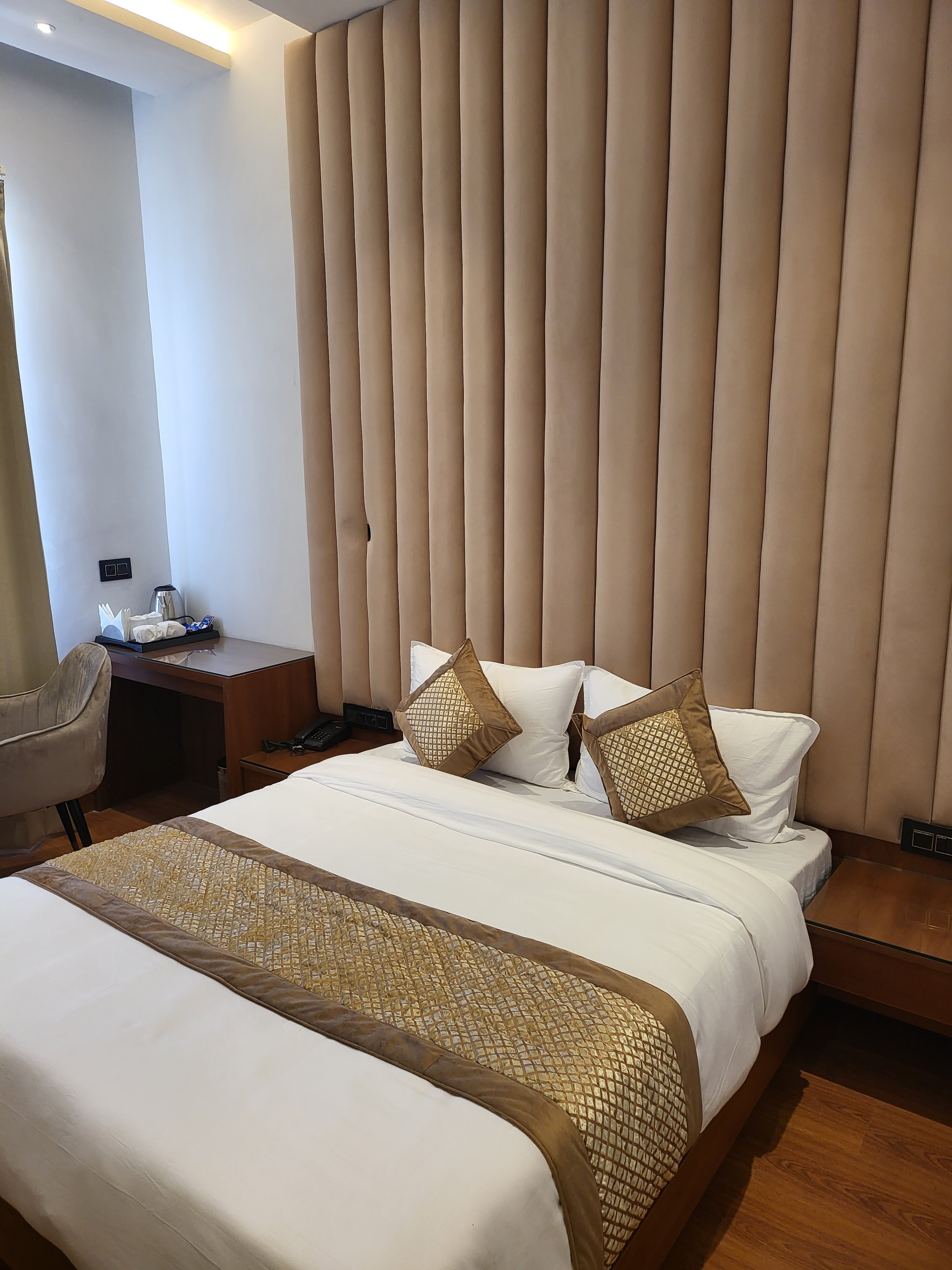 SHEHNAI HOTEL AND BANQUET - Tap to explore photos