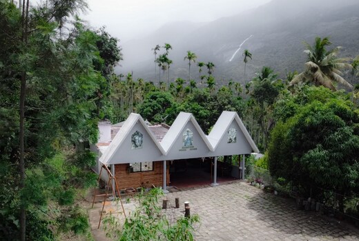 Marayoor Wood House