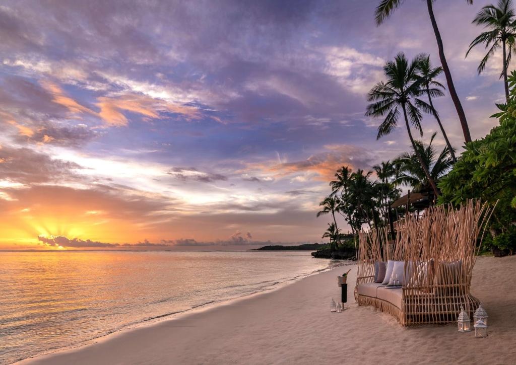 Shangri-La Yanuca Island, Fiji - Tap to explore photos