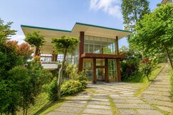 Townhouse Oak Hotel Pondokan Tjiburial, Bandung