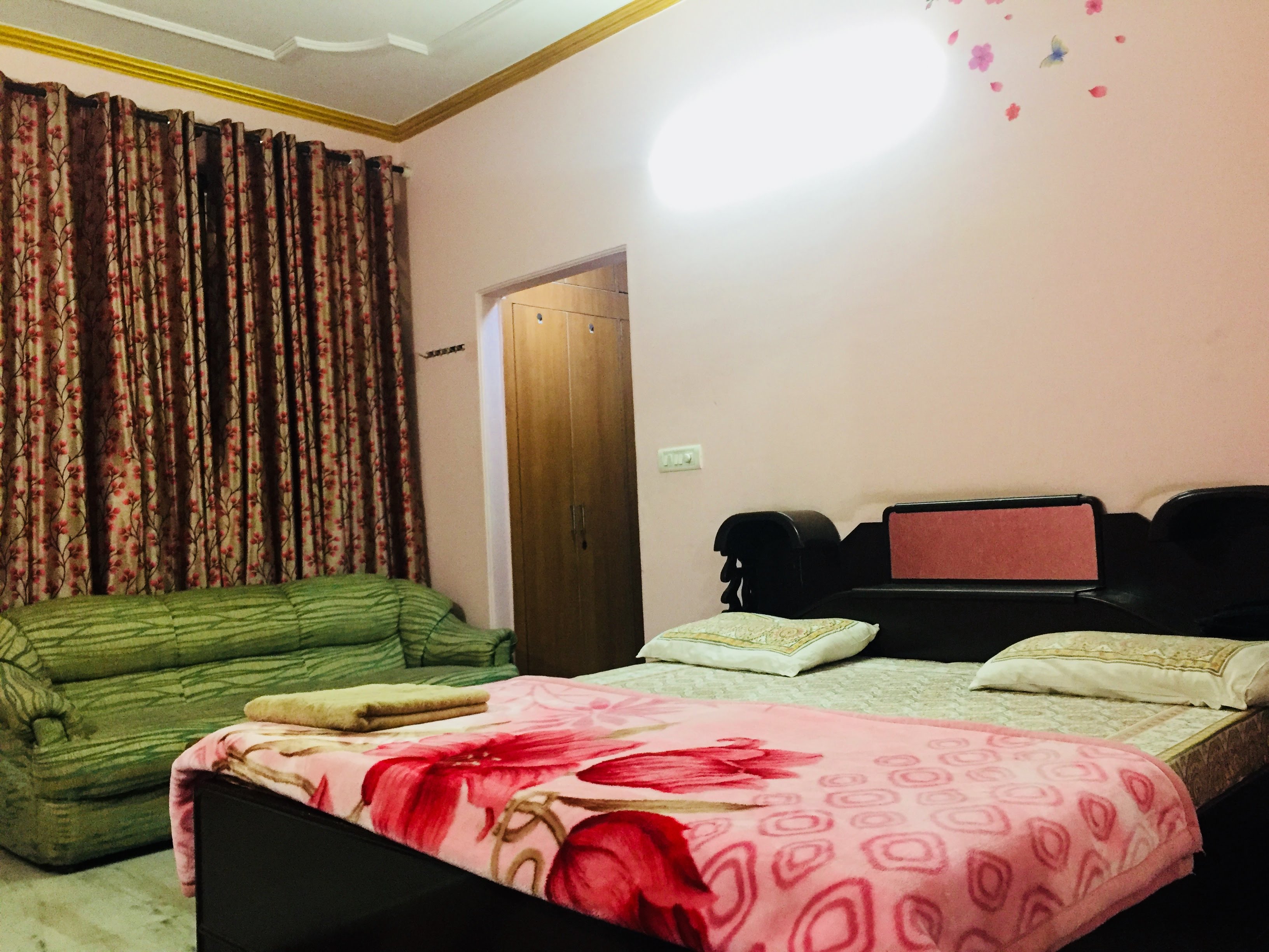 Hotel Sun Palace Residency - Tap to explore photos