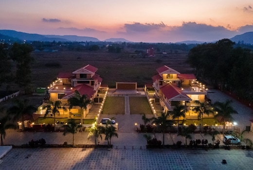 Luxury Toska 6BHK with Private Pool