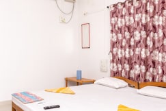 Mahapurush Nyahari Niwas | Rooms & Kitchen, Malvan