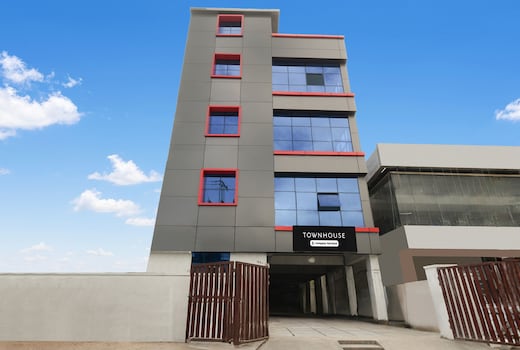 Super Townhouse Oak LB Metro Station Formerly Sunil Arcade