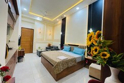 Cozy 1RK Near Metro| Couple Friendly Apartment, Noida